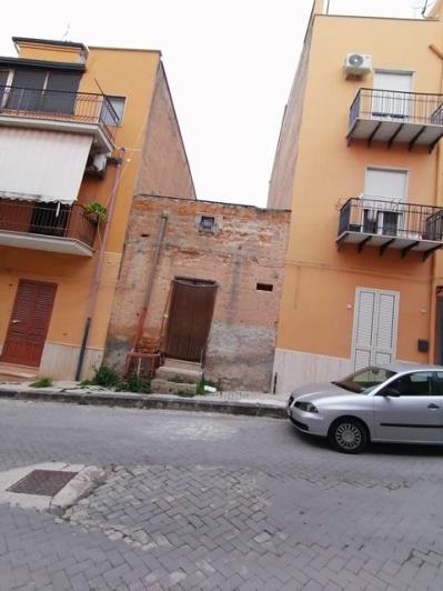 Image No.1-1 Bed Townhouse for sale