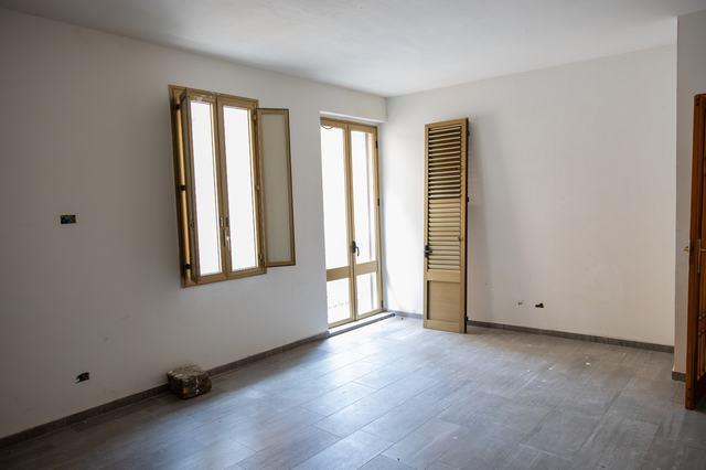 Image No.3-2 Bed Townhouse for sale