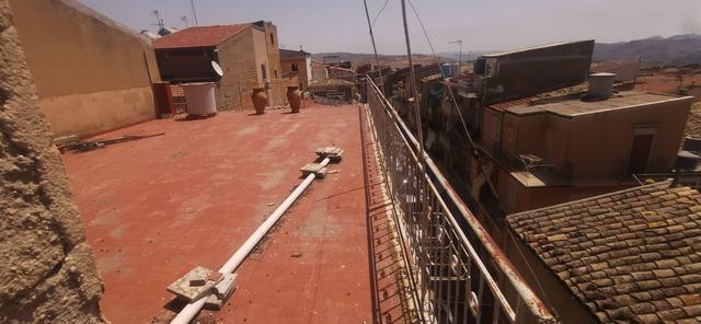 Image No.51-3 Bed Townhouse for sale