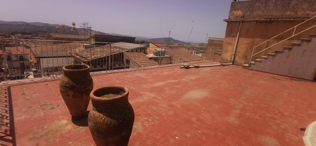 Image No.54-3 Bed Townhouse for sale