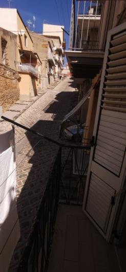 Image No.7-2 Bed Townhouse for sale