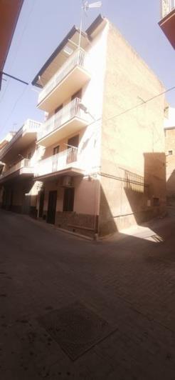 Image No.2-Maison de ville de 3 chambres à vendre à Cianciana