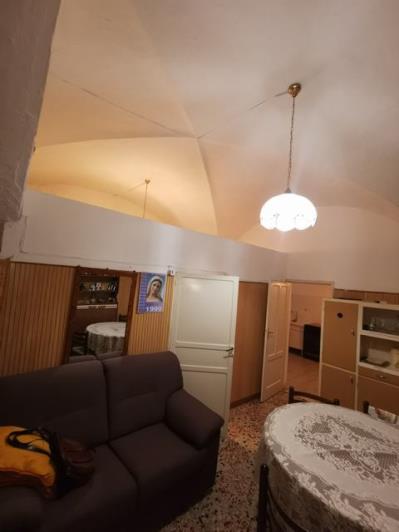 Image No.18-2 Bed Townhouse for sale