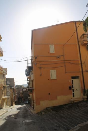 Image No.2-2 Bed House for sale