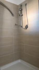 4-4th-floor-bathroom