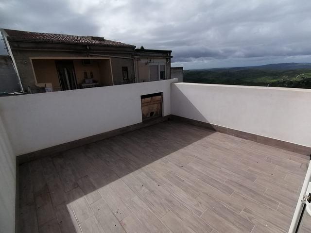 Image No.9-2 Bed Townhouse for sale