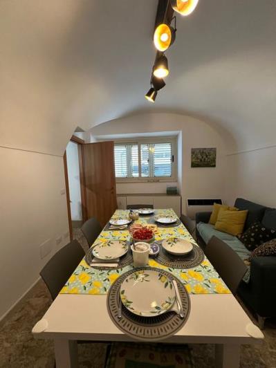 Image No.35-3 Bed Townhouse for sale