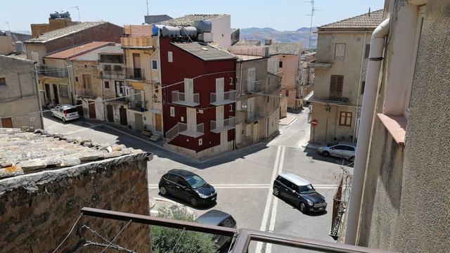 Image No.16-3 Bed Townhouse for sale