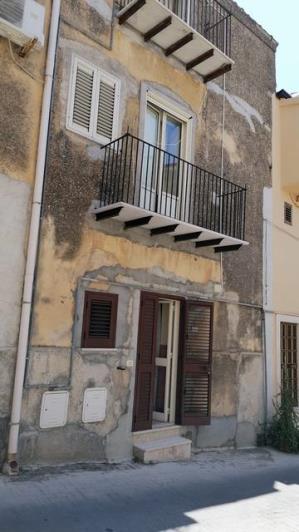 Image No.21-3 Bed Townhouse for sale