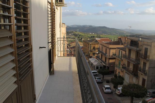 Image No.34-3 Bed Apartment for sale