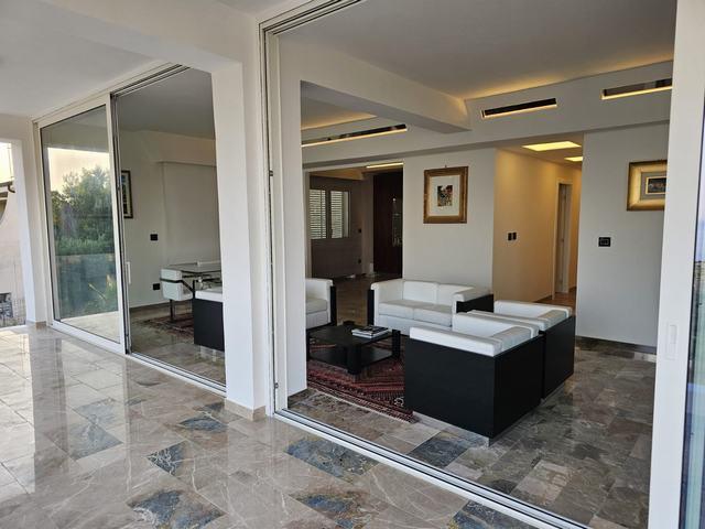 Image No.6-8 Bed Villa for sale