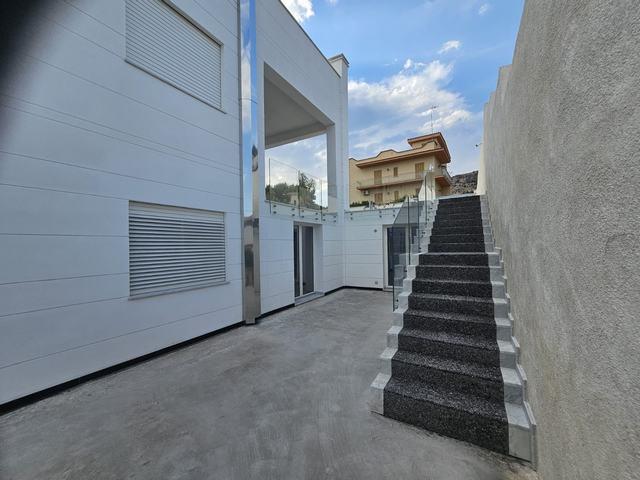 Image No.15-8 Bed Villa for sale