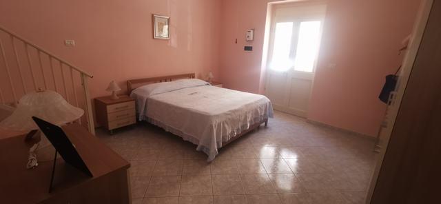Image No.28-3 Bed Townhouse for sale