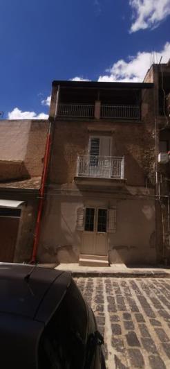 Image No.30-3 Bed Townhouse for sale