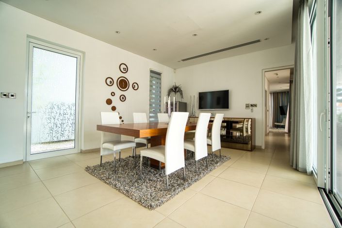 Image No.8-4 Bed Villa for sale