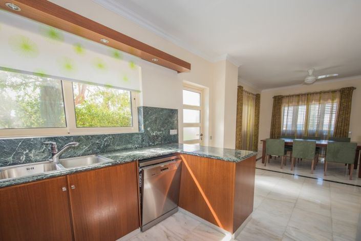 Image No.8-5 Bed Villa for sale