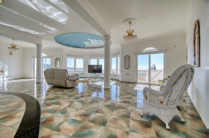 Image No.3-5 Bed Villa for sale