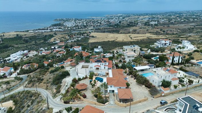 Image No.1-5 Bed Villa for sale