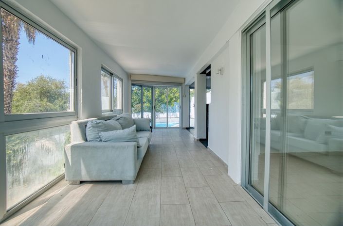 Image No.10-5 Bed Villa for sale