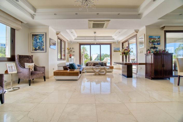 Image No.5-5 Bed Villa for sale