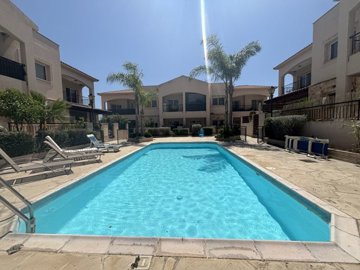 1 - Moni, Townhouse