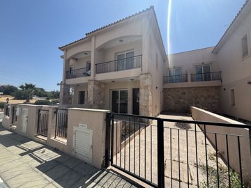 Town House For Sale  in  Moni