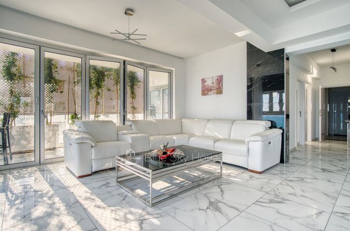 Image No.9-3 Bed Apartment for sale