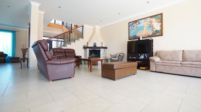 Image No.10-6 Bed Villa for sale