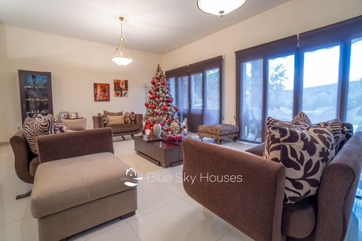 Image No.2-3 Bed Villa for sale