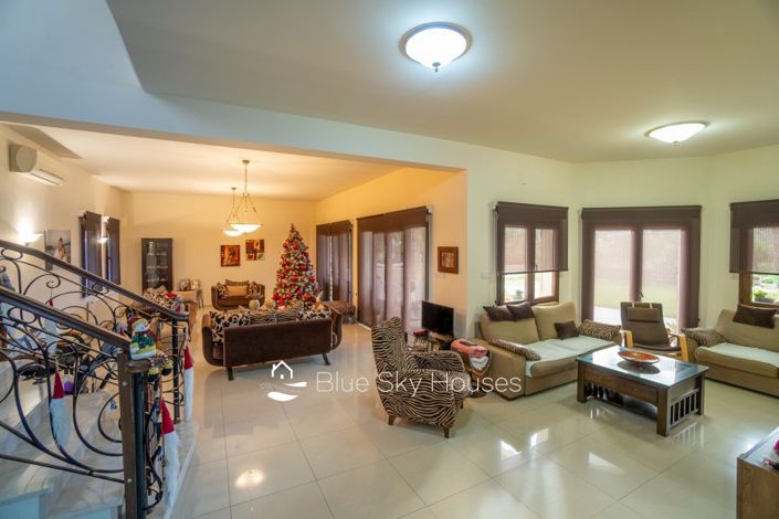 Image No.6-3 Bed Villa for sale