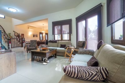 Detached Villa For Sale  in  Pyrgos