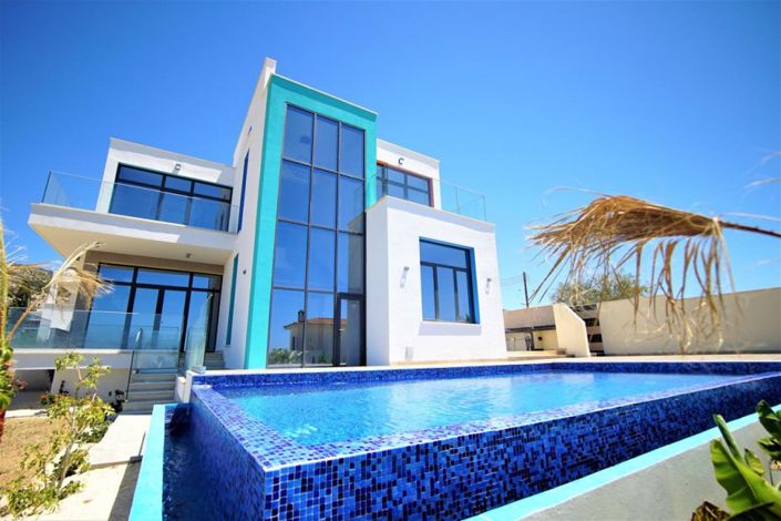 Image No.1-4 Bed Villa for sale