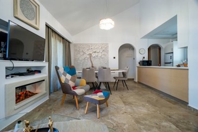 Bungalow For Sale  in  Chloraka