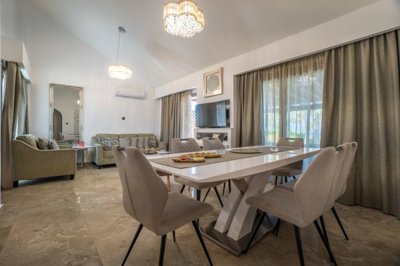 Bungalow For Sale  in  Chloraka