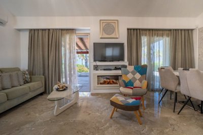 Bungalow For Sale  in  Chloraka