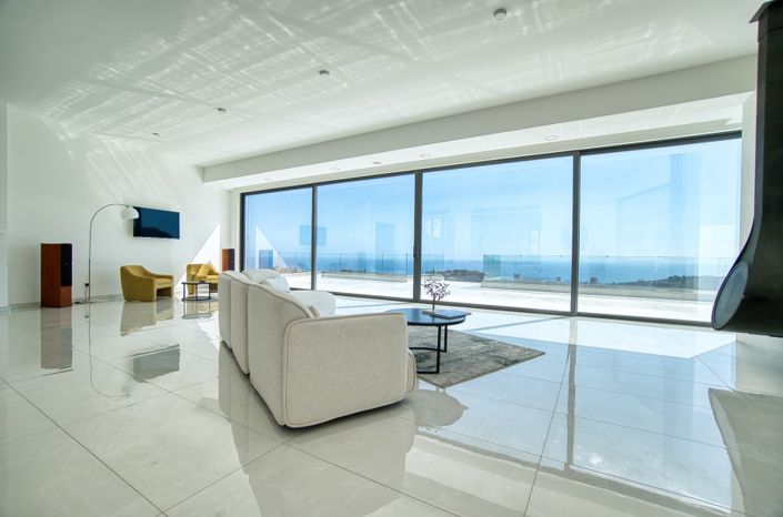 Image No.4-8 Bed Villa for sale