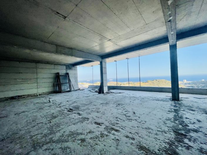 Image No.8-12 Bed Villa for sale