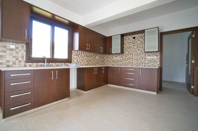 Detached Villa For Sale  in  Eptagoneia