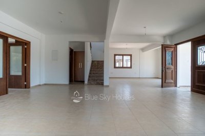 Detached Villa For Sale  in  Eptagoneia