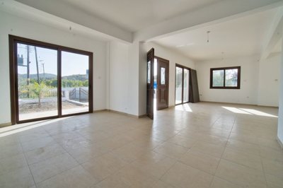 Detached Villa For Sale  in  Eptagoneia