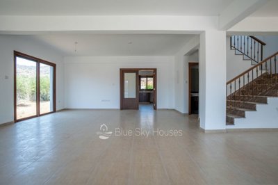 Detached Villa For Sale  in  Eptagoneia