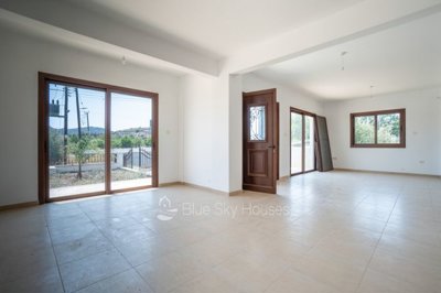 Detached Villa For Sale  in  Eptagoneia