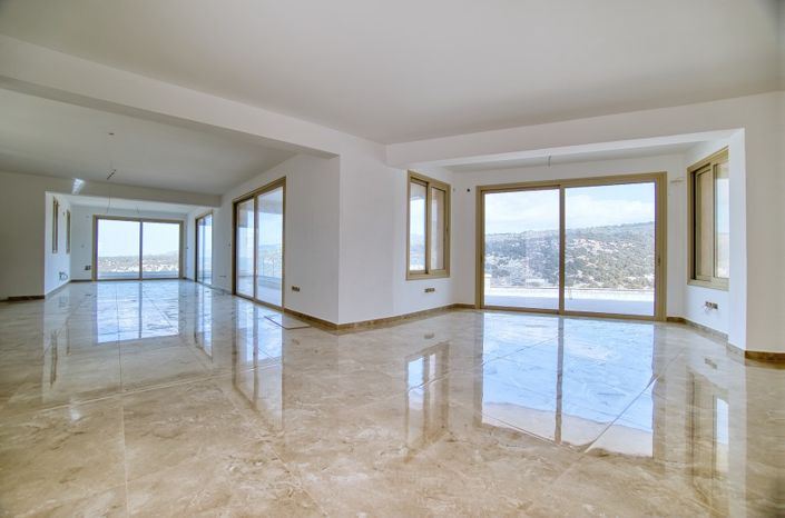 Image No.9-5 Bed Villa for sale