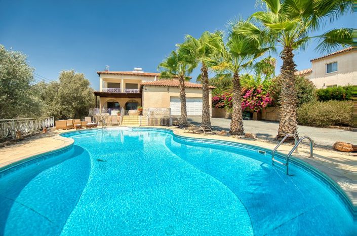 Image No.1-Villa de 3 chambres à vendre à Agios Tychonas