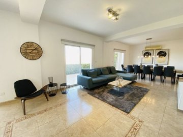 Detached Villa For Sale  in  Chloraka