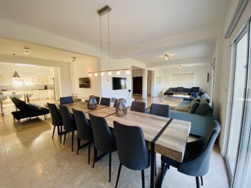 Detached Villa For Sale  in  Chloraka