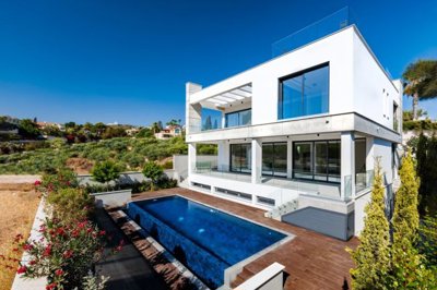 Detached Villa For Sale  in  Agios Tychonas