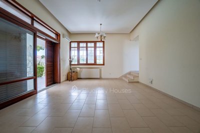 Detached Villa For Sale  in  Ayios Athanasios