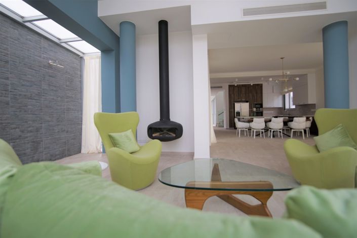 Image No.2-5 Bed Villa for sale