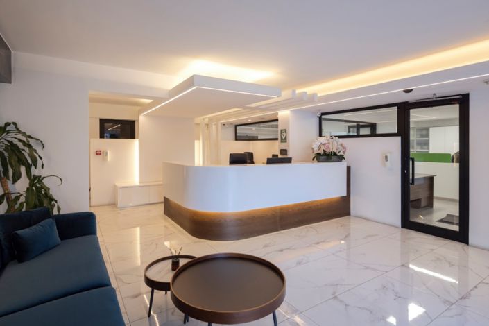 Image No.2-Commercial à vendre à Limassol